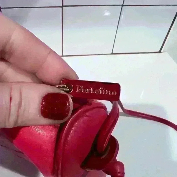 VINTAGE- Portofino Red Leather Small Crossbody- Excellent Condition - Picture 2 of 5